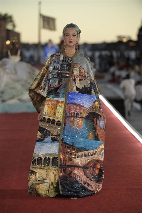 Tutte le celebrità alla sfilata di Dolce & Gabbana a Venezia